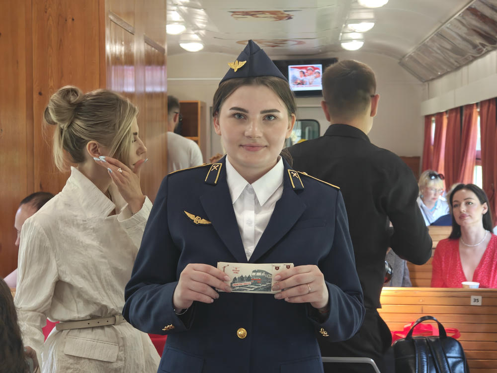 Проводник ретроэлектрички ЭР9Е.jpg